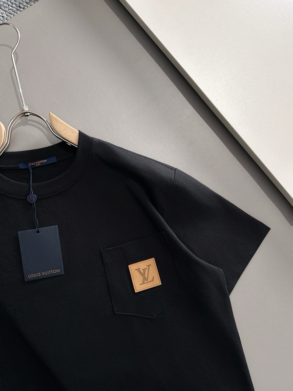 ブランドTシャツ側面デザイン